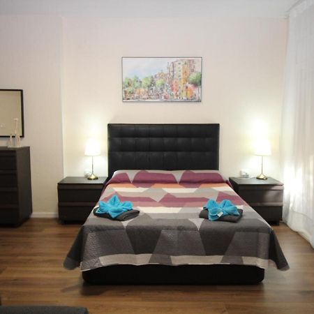 Urgel Habitaciones Барселона Экстерьер фото