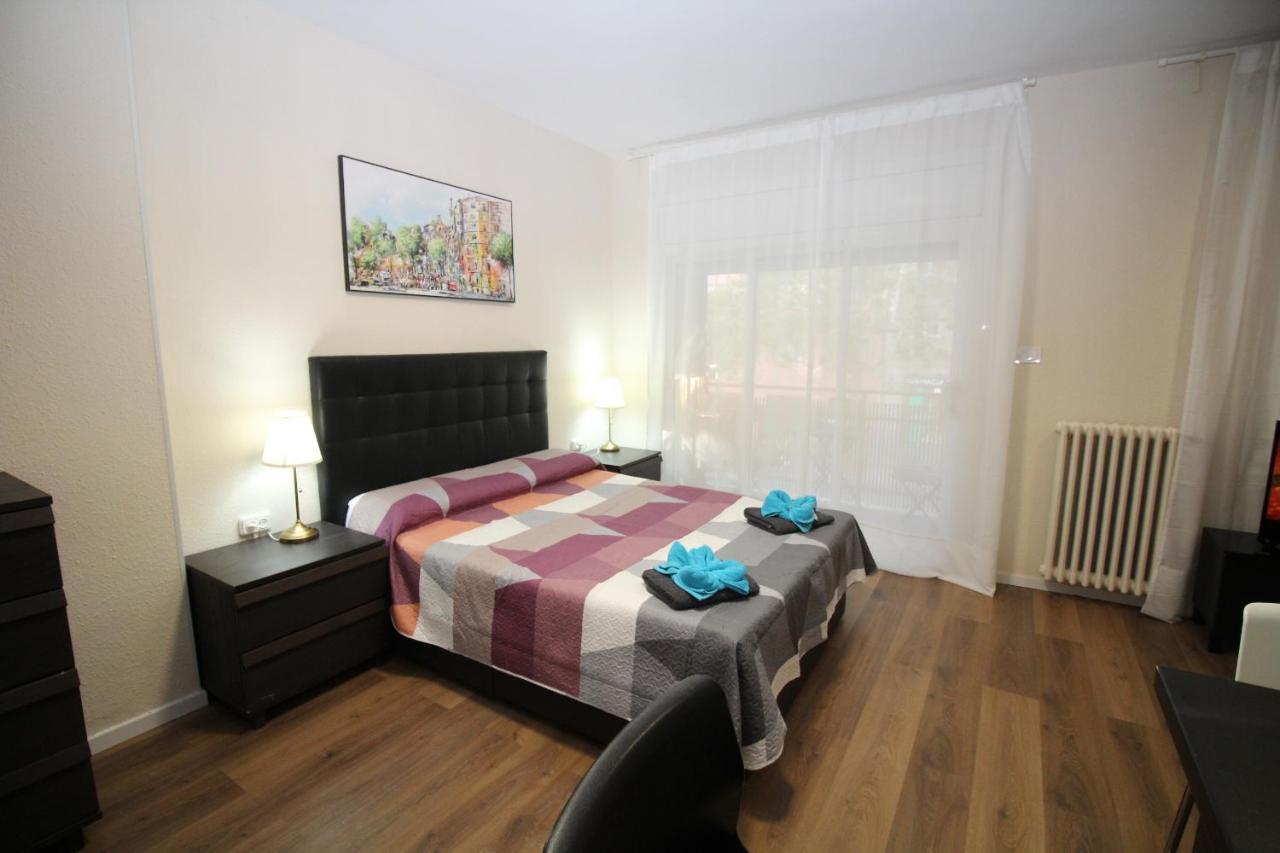 Urgel Habitaciones Барселона Экстерьер фото