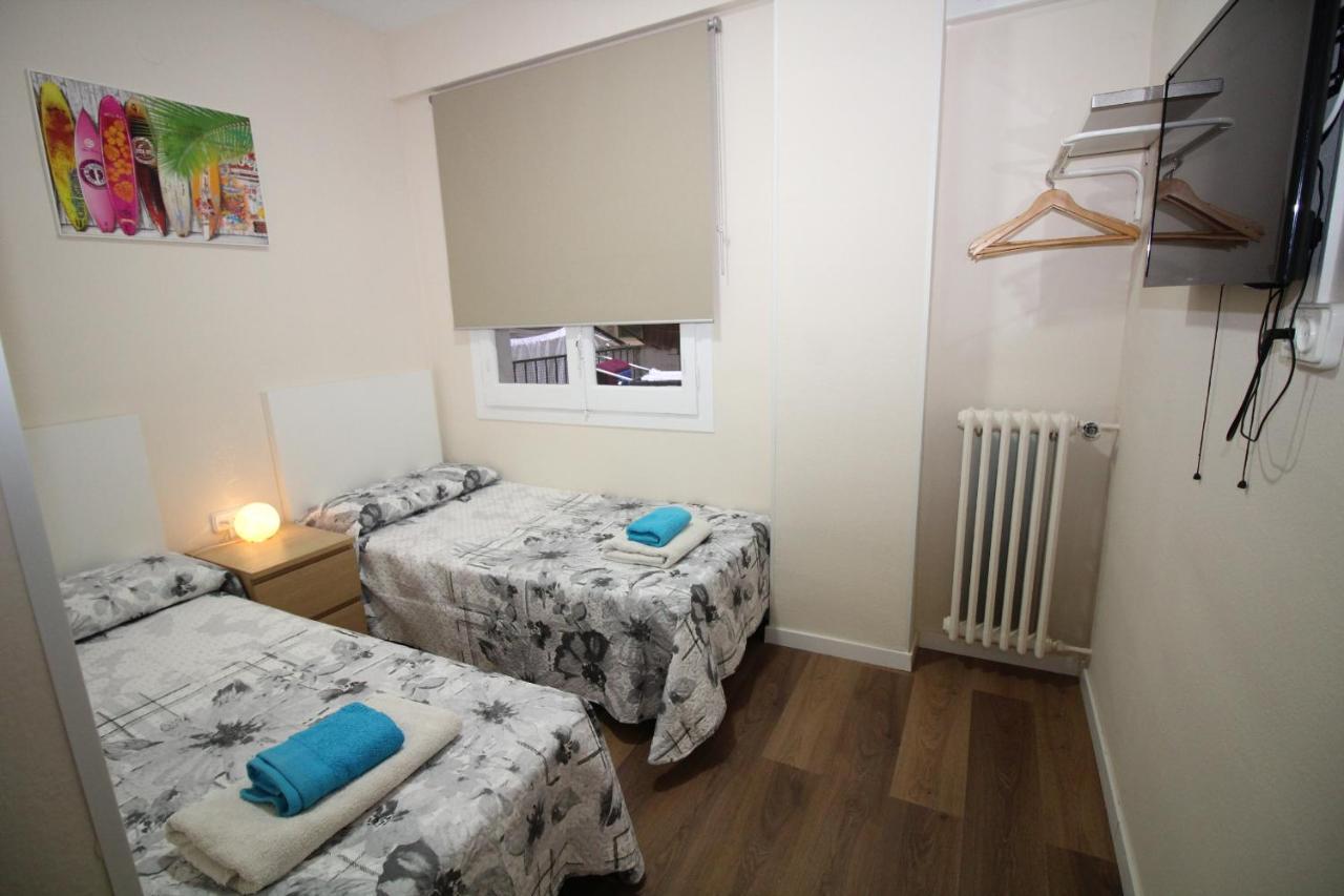 Urgel Habitaciones Барселона Экстерьер фото